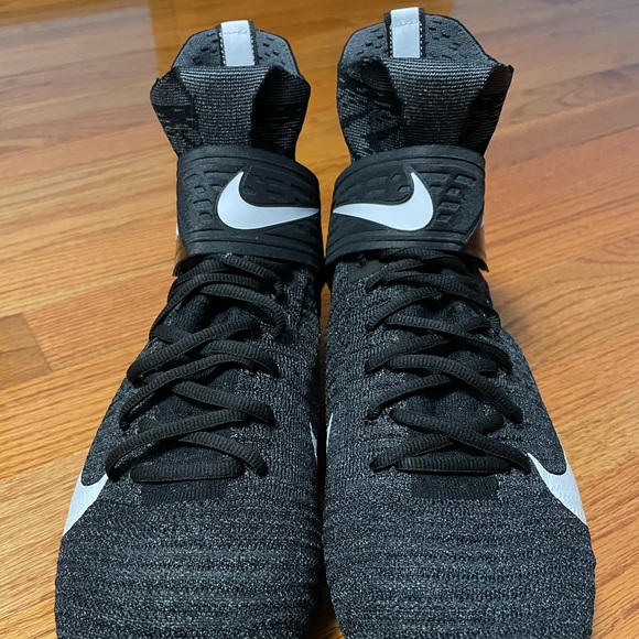 Size 11.5 Wide - Nike Alpha Menace Elite 2 FlyKnit Black White BV3298-001. main image 11